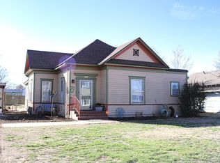 1009 W 10th St, Plainview, TX 79072