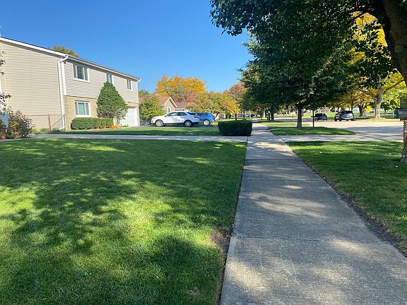 5th image of 379 N Vista Ave