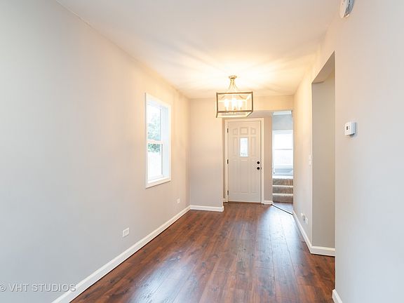 5th image of 225 E Pineview Dr