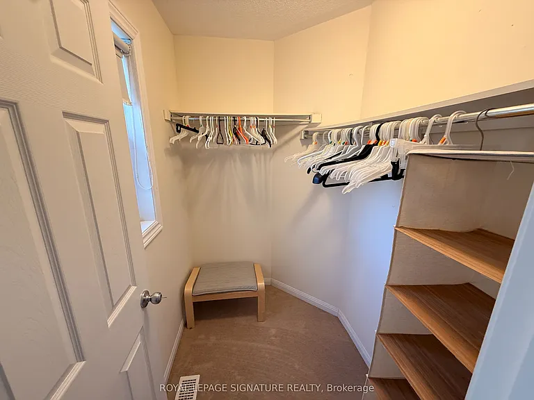 211 Chilcott Cres #MAIN 2ND FLOOR — Photo 16