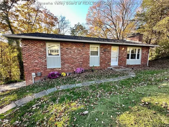 2585 Benson Dr, Charleston, WV 25302