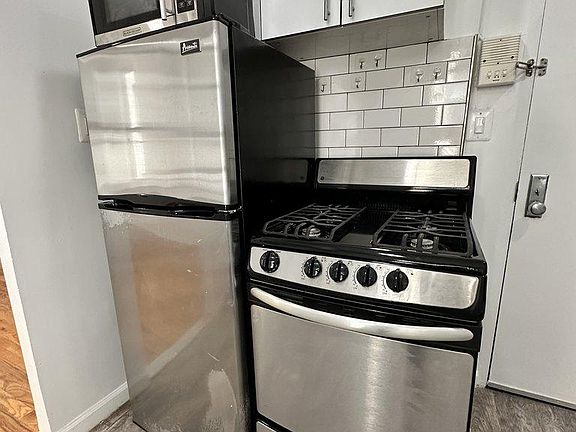 4th image of 171 E 101st St APT 28