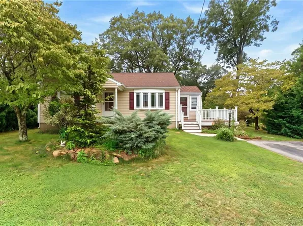 216 Hyde St, Cranston, RI 02920