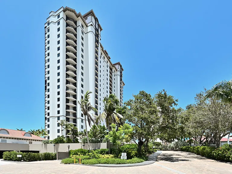7225 Pelican Bay Blvd #2004 — Photo 27