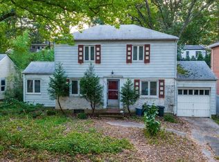6440 214th St, Oakland Gardens, NY 11364