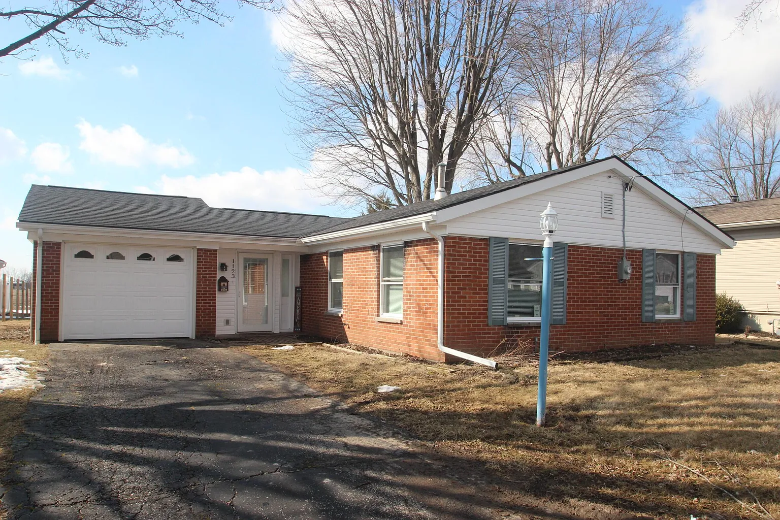 1123 Colonial Ave photo 1