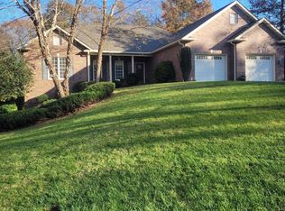 6160 Hayden Dr, Hickory, NC 28601