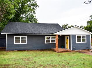 1213 N 3rd St, Sayre, OK 73662