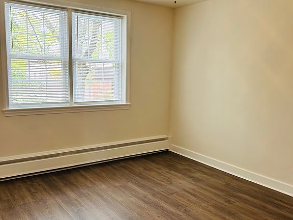 3rd image of 221 Monticello Ave #D