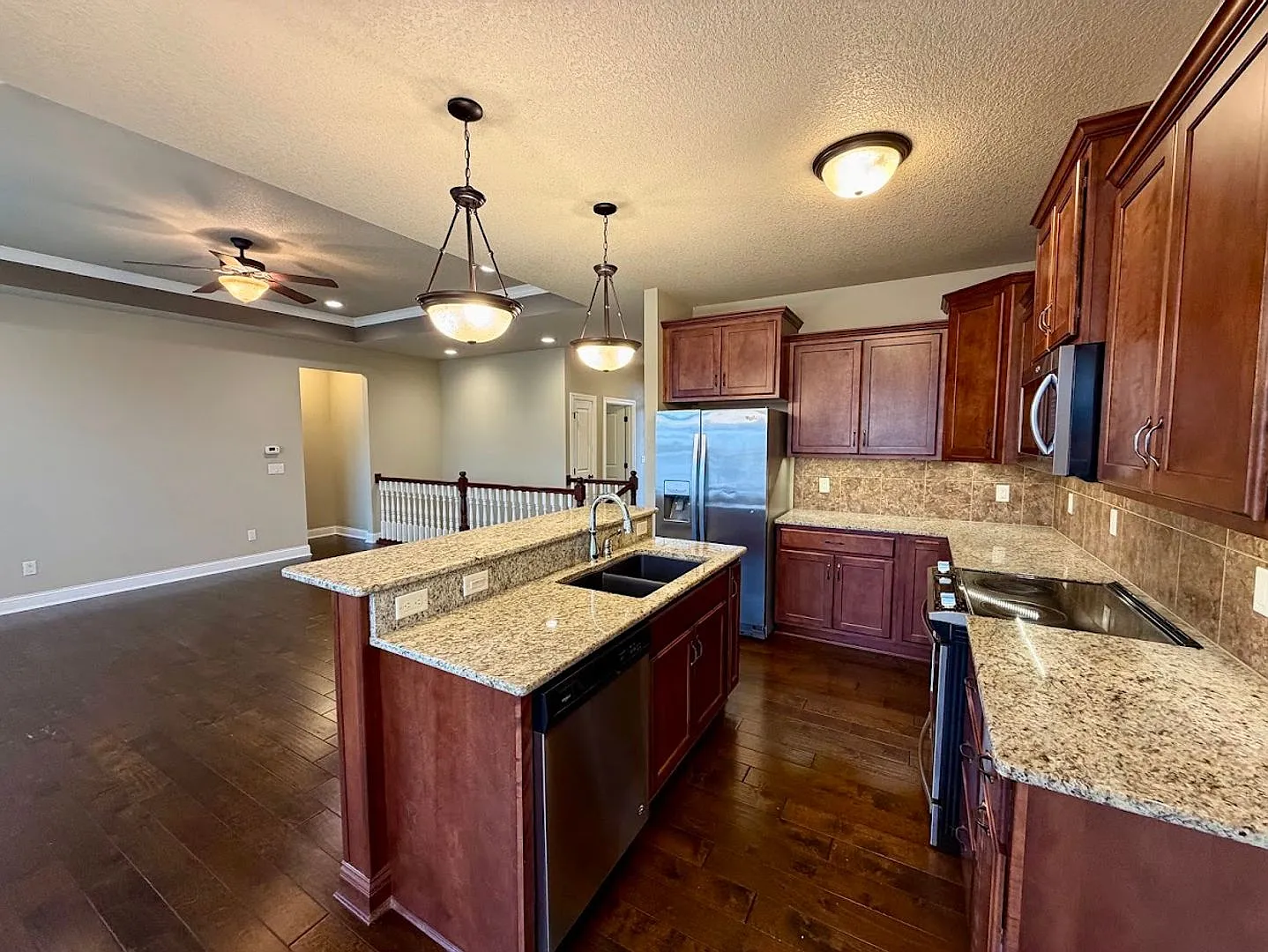 2717 & 2721 London Dr — Photo 4