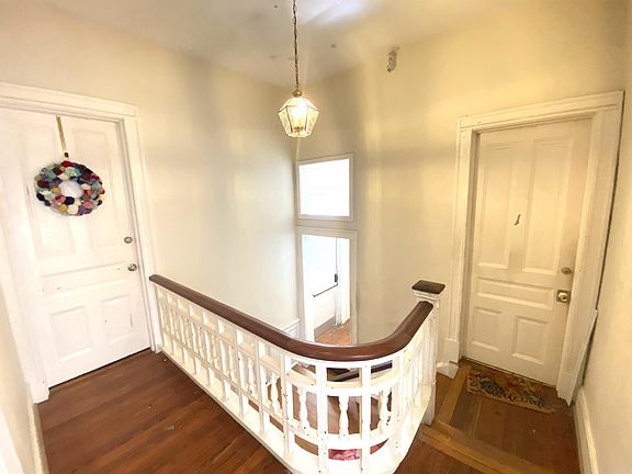 3rd image of 203 E Gwinnett St APT 2