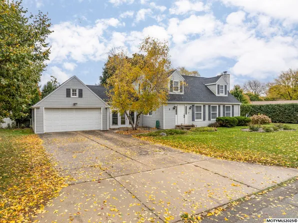 5 Lakeview Dr, Mason City, IA 50401