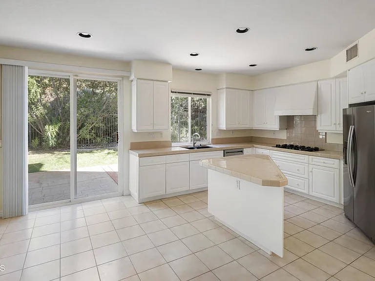 721 Owen Ct — Photo 8