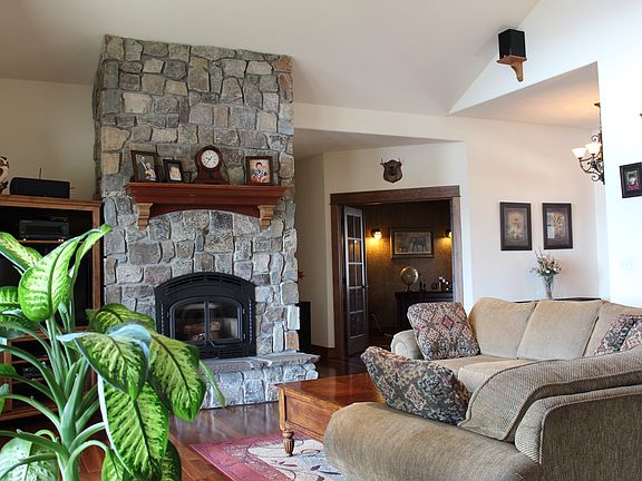 3rd image of 8430 N Panorama Dr