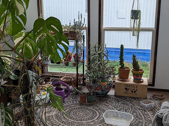 5th image of 724 SW Ferry Ave #4