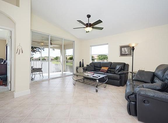 3rd image of 6820 Huntington Lakes Cir APT 204