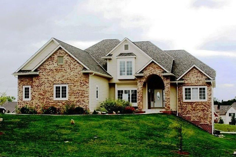 1st image of W217N5507 Taylors Woods Dr