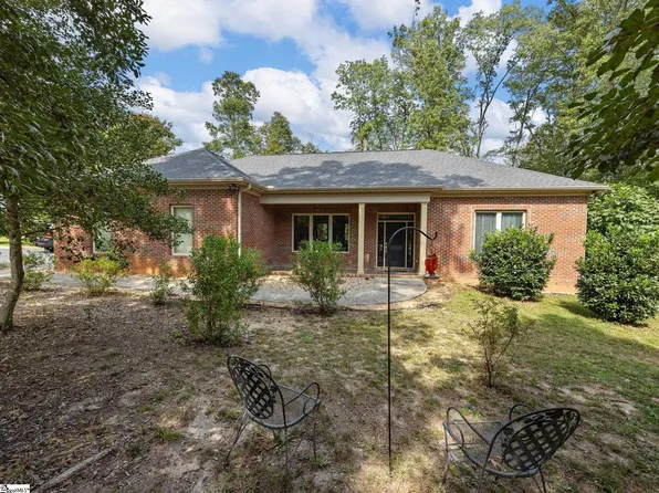 107 Coachman Dr, Simpsonville, SC 29681