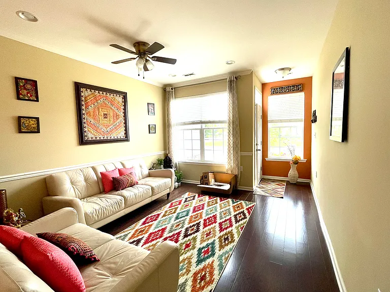 4 Bauer Ln — Photo 2