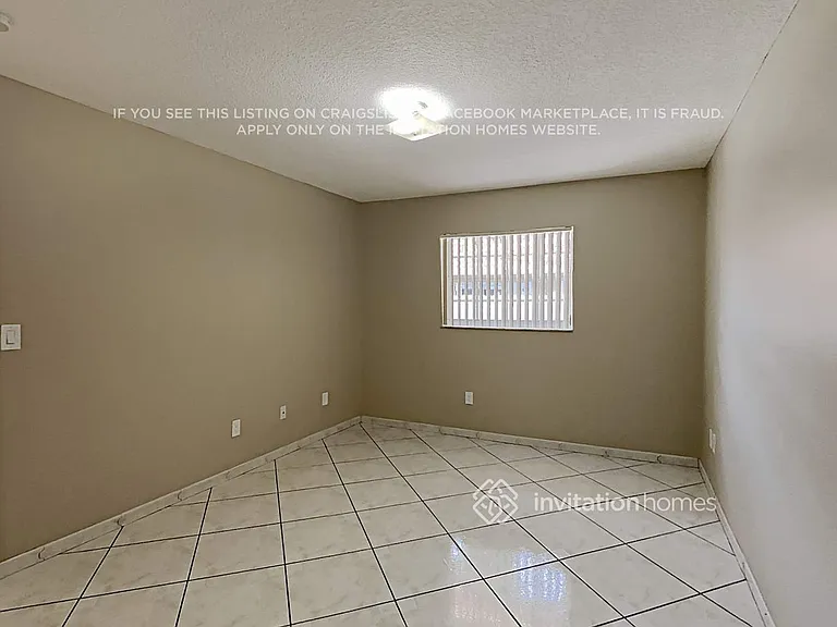 2124 W 54th St — Photo 10