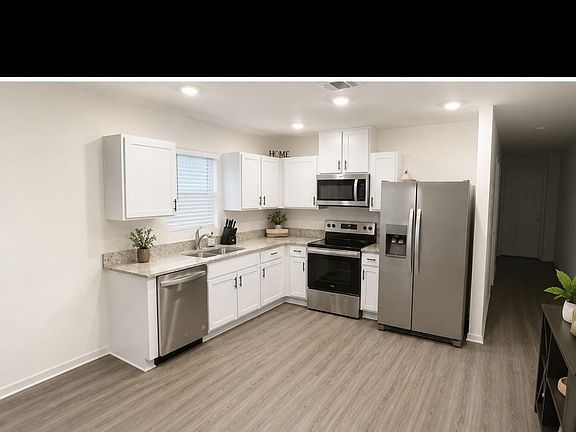 3rd image of 3877 Seagull Cir