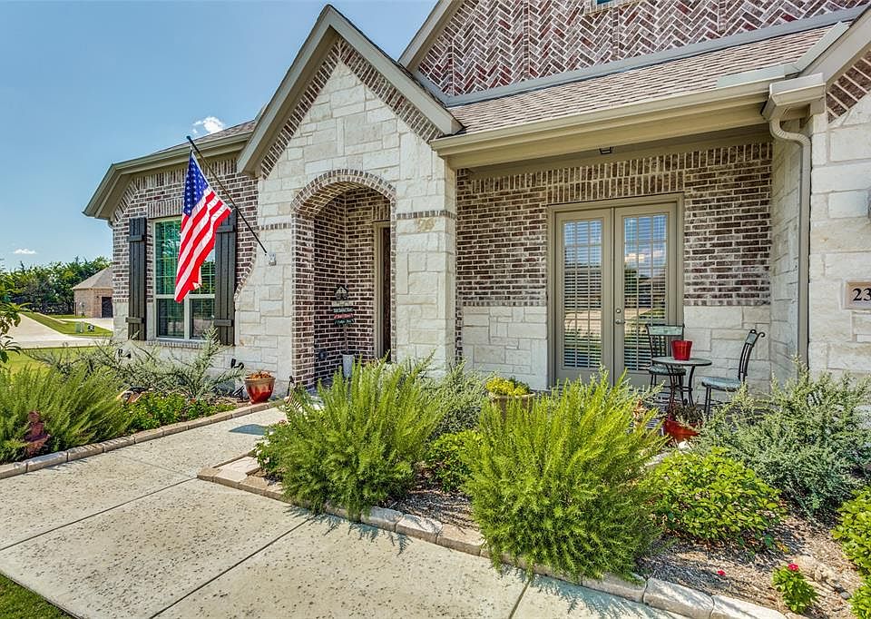 1st image of 2309 Clover Ct