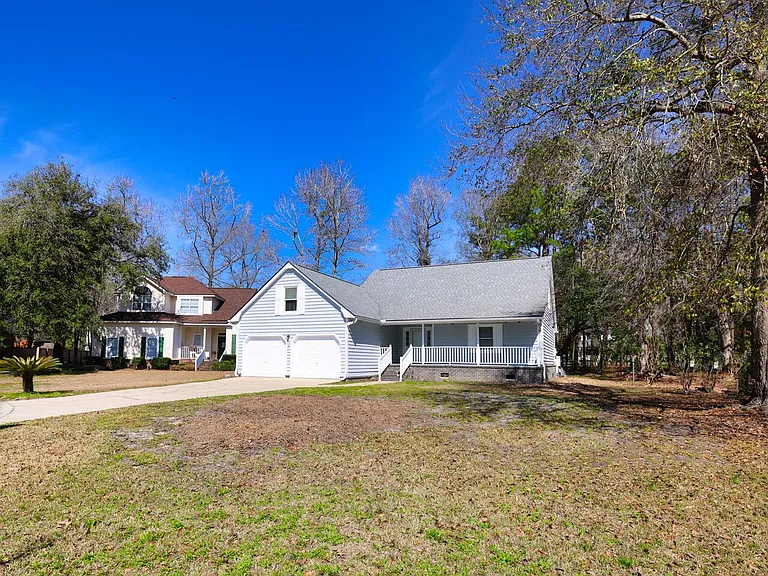 5456 Roxbury Dr — Photo 1