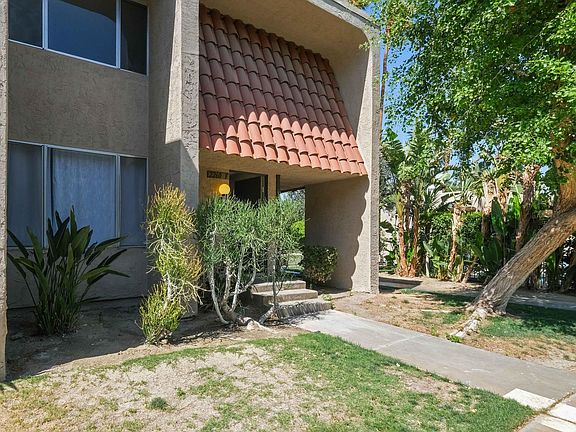 3rd image of 2260 N Indian Canyon Dr Unit F