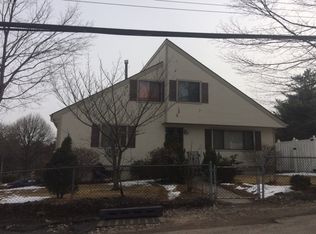 33 Wolfe Dr, Spring Valley, NY 10977