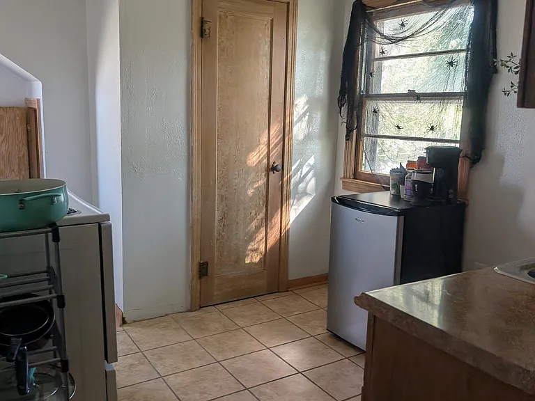206 Ash St #D — Photo 5
