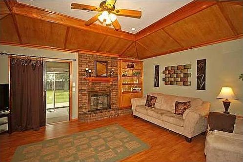 3rd image of 14512 S Brent Dr