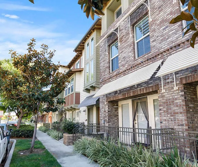 297 Tustin Field Dr — Photo 4