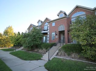 116 W Oakbrook Dr, Ann Arbor, MI 48103