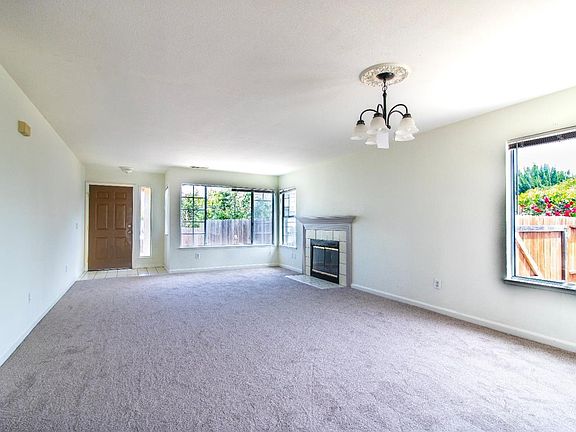 3rd image of 981 B St