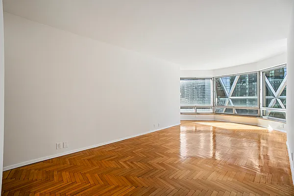 Rented by RELO REDAC INC. | media 11