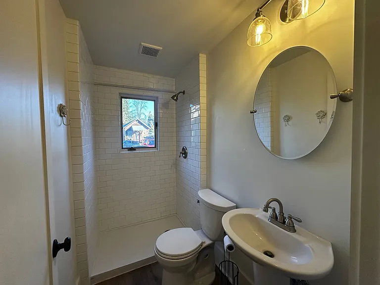 418 Broad St — Photo 6