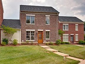 2nd image of 211 Vesta St