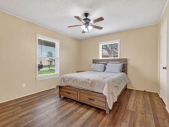 4th image of 2108 SE 19th St