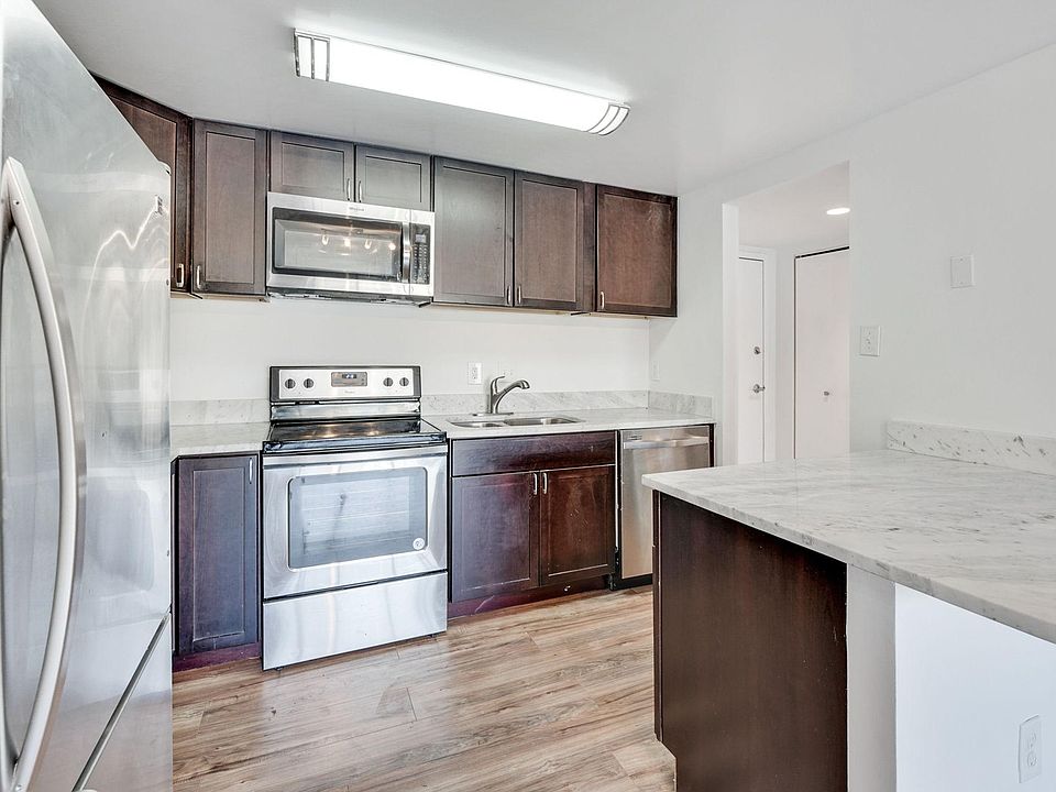 Stainless steel appliances + granite countertops!