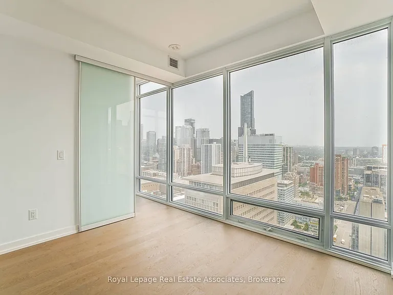 488 University Ave #2302 — Photo 24