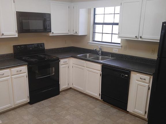 5th image of 10658 Silver Creek Dr