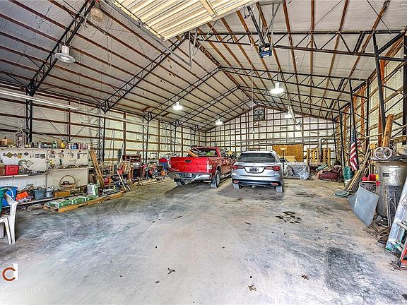 4th image of 10045 Daisy Ln