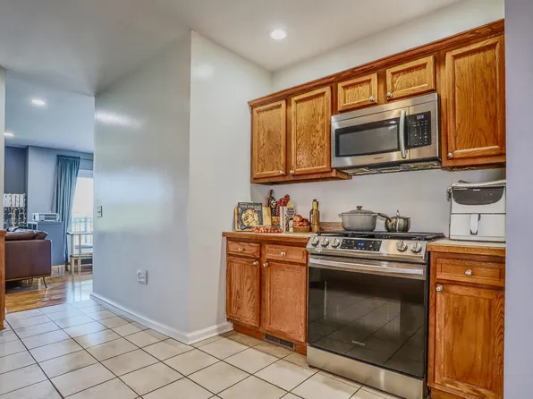 340 The Promenade image 10 of 20