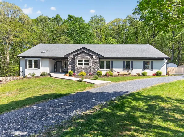 1161 Deer Creek Dr, Bedford, VA 24523