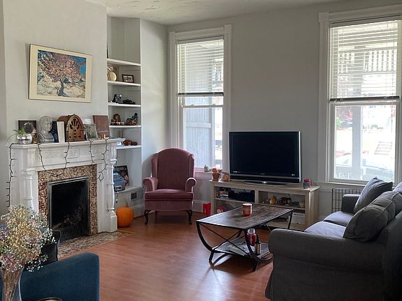 2nd image of 1360 Burdett Ave