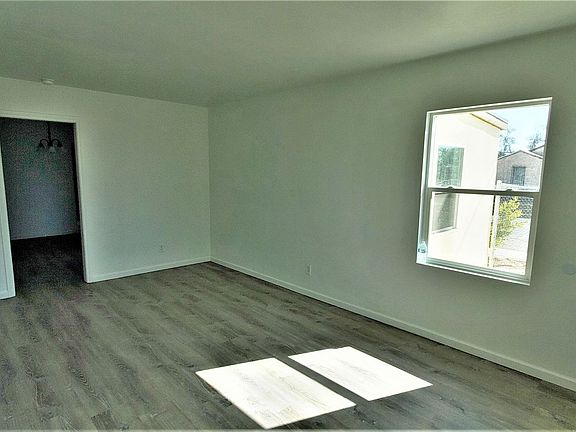4th image of 706 W Euclid Ave