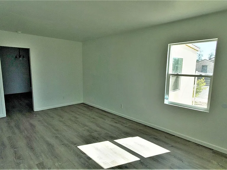 706 W Euclid Ave — Photo 4