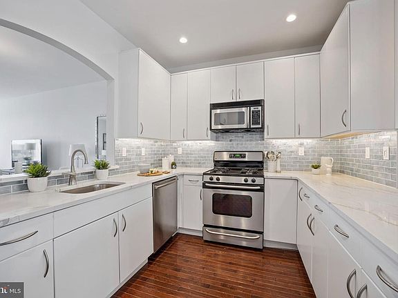 3rd image of 133 Merion Ave