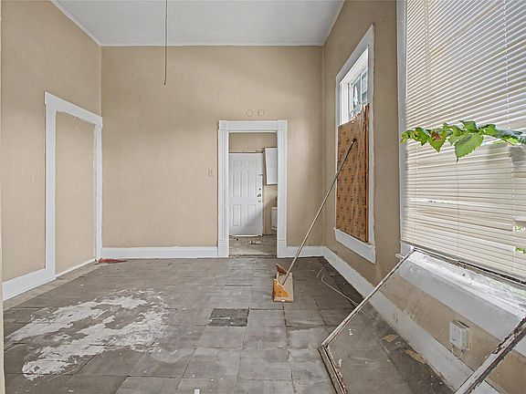 5th image of 1517 Gentry St