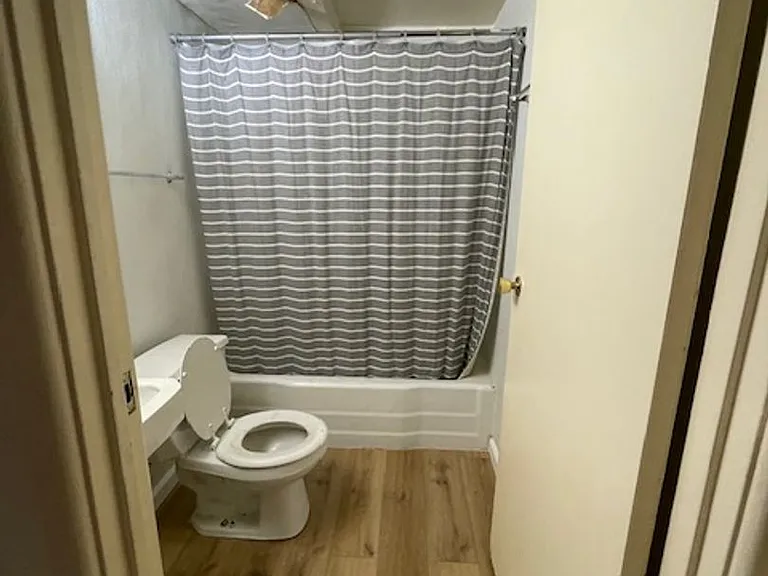 1700 Caniff Cir — Photo 8